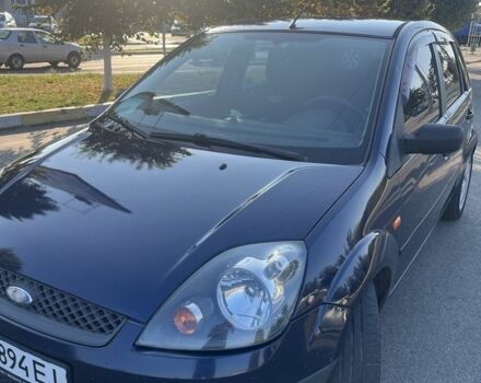 Синий Форд Фиеста, объемом двигателя 1.4 л и пробегом 295 тыс. км за 3800 $, фото 3 на Automoto.ua