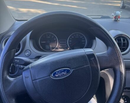 Синий Форд Фиеста, объемом двигателя 1.4 л и пробегом 295 тыс. км за 3800 $, фото 4 на Automoto.ua