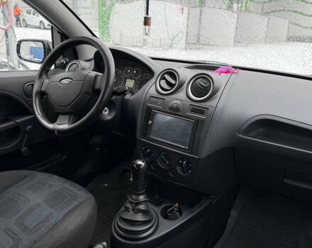 Синий Форд Фиеста, объемом двигателя 1.24 л и пробегом 279 тыс. км за 2750 $, фото 11 на Automoto.ua
