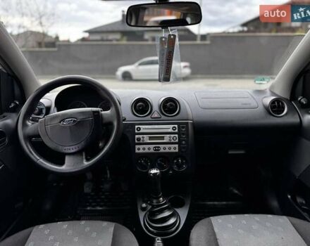 Синий Форд Фиеста, объемом двигателя 1.3 л и пробегом 175 тыс. км за 3650 $, фото 37 на Automoto.ua