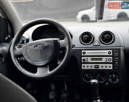 Синий Форд Фиеста, объемом двигателя 1.3 л и пробегом 175 тыс. км за 3650 $, фото 38 на Automoto.ua