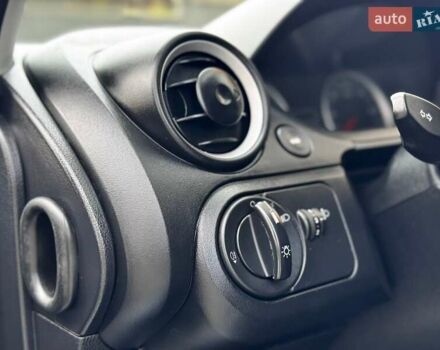 Синий Форд Фиеста, объемом двигателя 1.3 л и пробегом 175 тыс. км за 3650 $, фото 25 на Automoto.ua