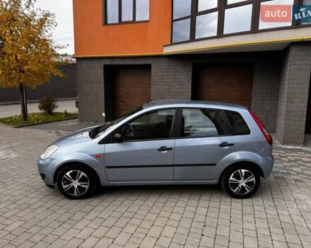 Синий Форд Фиеста, объемом двигателя 1.3 л и пробегом 175 тыс. км за 3650 $, фото 11 на Automoto.ua