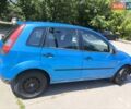 Синий Форд Фиеста, объемом двигателя 1.39 л и пробегом 182 тыс. км за 4000 $, фото 4 на Automoto.ua