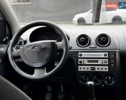 Синий Форд Фиеста, объемом двигателя 1.3 л и пробегом 175 тыс. км за 3650 $, фото 39 на Automoto.ua