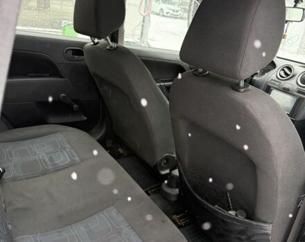 Синий Форд Фиеста, объемом двигателя 1.2 л и пробегом 279 тыс. км за 2750 $, фото 11 на Automoto.ua