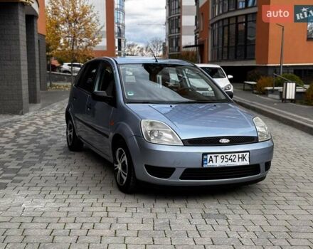 Синий Форд Фиеста, объемом двигателя 1.3 л и пробегом 175 тыс. км за 3650 $, фото 2 на Automoto.ua