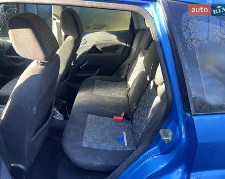 Синий Форд Фиеста, объемом двигателя 1.29 л и пробегом 225 тыс. км за 1950 $, фото 2 на Automoto.ua
