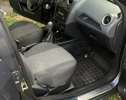 Синий Форд Фиеста, объемом двигателя 1.24 л и пробегом 230 тыс. км за 3200 $, фото 9 на Automoto.ua