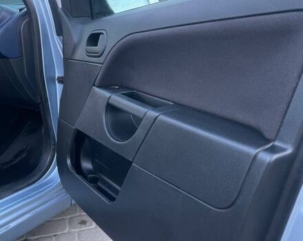 Синий Форд Фиеста, объемом двигателя 1.3 л и пробегом 150 тыс. км за 3200 $, фото 9 на Automoto.ua