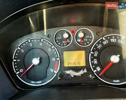 Синій Форд Фієста, об'ємом двигуна 1.39 л та пробігом 232 тис. км за 3200 $, фото 8 на Automoto.ua