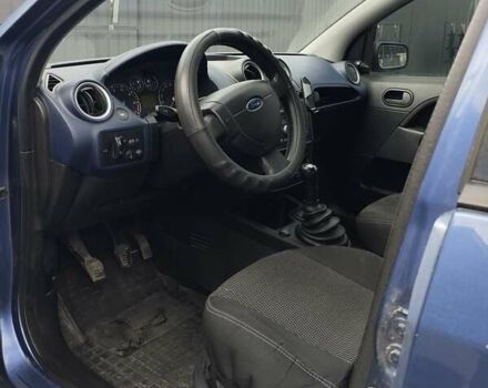 Синий Форд Фиеста, объемом двигателя 1.24 л и пробегом 156 тыс. км за 3800 $, фото 7 на Automoto.ua