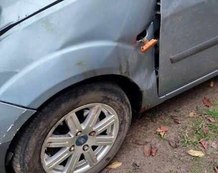 Синій Форд Фієста, об'ємом двигуна 1.3 л та пробігом 191 тис. км за 2000 $, фото 7 на Automoto.ua