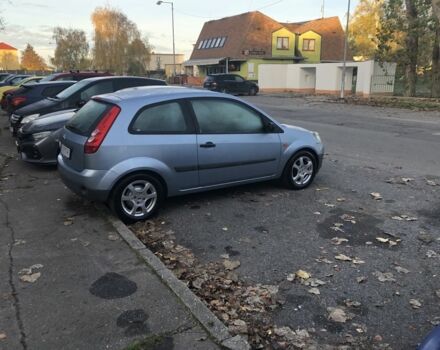 Синий Форд Фиеста, объемом двигателя 1.3 л и пробегом 240 тыс. км за 3500 $, фото 5 на Automoto.ua