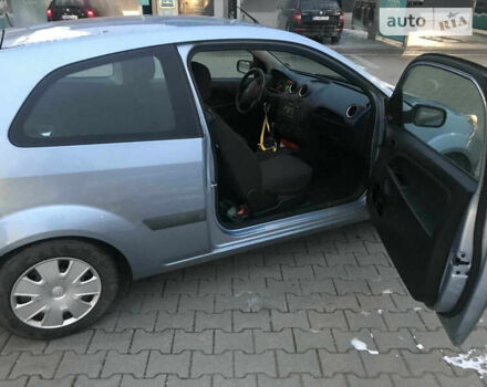 Синій Форд Фієста, об'ємом двигуна 1.3 л та пробігом 245 тис. км за 3500 $, фото 12 на Automoto.ua