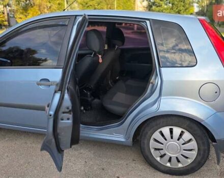 Синий Форд Фиеста, объемом двигателя 1.4 л и пробегом 256 тыс. км за 3800 $, фото 4 на Automoto.ua