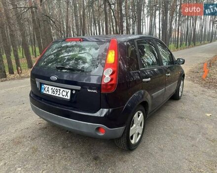 Синий Форд Фиеста, объемом двигателя 1.39 л и пробегом 252 тыс. км за 2900 $, фото 5 на Automoto.ua