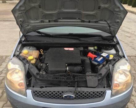Синий Форд Фиеста, объемом двигателя 1.3 л и пробегом 240 тыс. км за 3500 $, фото 9 на Automoto.ua