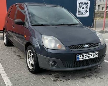 Синий Форд Фиеста, объемом двигателя 1.24 л и пробегом 230 тыс. км за 3200 $, фото 1 на Automoto.ua
