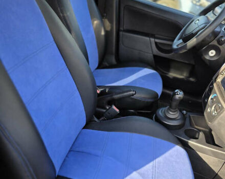 Синий Форд Фиеста, объемом двигателя 1.4 л и пробегом 224 тыс. км за 4500 $, фото 9 на Automoto.ua