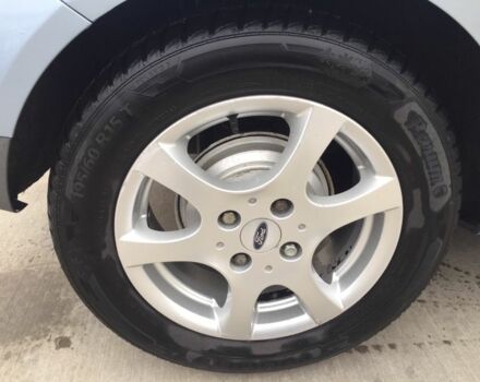 Синий Форд Фиеста, объемом двигателя 1.3 л и пробегом 240 тыс. км за 3500 $, фото 11 на Automoto.ua