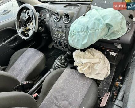 Форд Фиеста 2006 в Львове на Automoto.ua Синий Форд Фиеста, объемом двигателя 1.39 л и пробегом 140 тыс. км за 1200 $, фото 5 на Automoto.ua