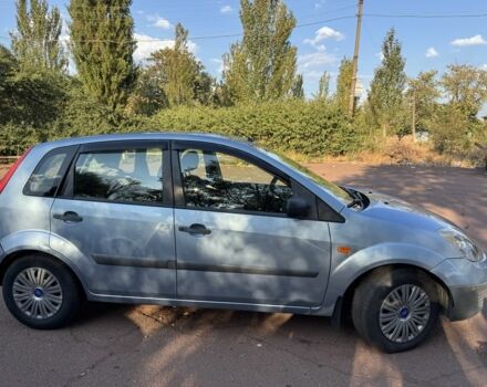 Синий Форд Фиеста, объемом двигателя 1.3 л и пробегом 230 тыс. км за 2800 $, фото 2 на Automoto.ua
