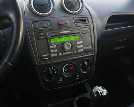 Синий Форд Фиеста, объемом двигателя 1.3 л и пробегом 150 тыс. км за 3200 $, фото 17 на Automoto.ua