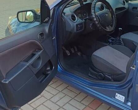 Синій Форд Фієста, об'ємом двигуна 1.24 л та пробігом 186 тис. км за 4500 $, фото 5 на Automoto.ua