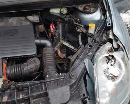 Синій Форд Фієста, об'ємом двигуна 1.3 л та пробігом 191 тис. км за 2000 $, фото 12 на Automoto.ua