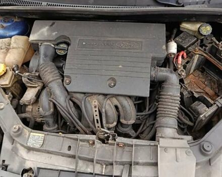 Синий Форд Фиеста, объемом двигателя 1.4 л и пробегом 300 тыс. км за 2000 $, фото 4 на Automoto.ua