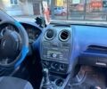Синій Форд Фієста, об'ємом двигуна 1.24 л та пробігом 285 тис. км за 3200 $, фото 8 на Automoto.ua