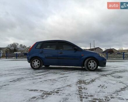 Синий Форд Фиеста, объемом двигателя 1.4 л и пробегом 199 тыс. км за 3350 $, фото 3 на Automoto.ua