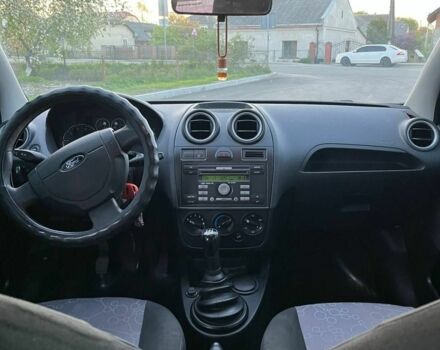 Синій Форд Фієста, об'ємом двигуна 1.2 л та пробігом 186 тис. км за 4100 $, фото 7 на Automoto.ua
