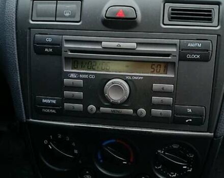 Синій Форд Фієста, об'ємом двигуна 1.4 л та пробігом 145 тис. км за 3200 $, фото 12 на Automoto.ua