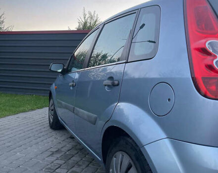 Синій Форд Фієста, об'ємом двигуна 1.3 л та пробігом 155 тис. км за 3200 $, фото 7 на Automoto.ua