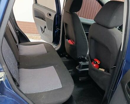 Синий Форд Фиеста, объемом двигателя 1.4 л и пробегом 199 тыс. км за 3350 $, фото 13 на Automoto.ua