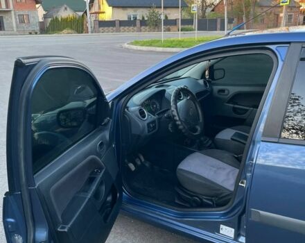 Синій Форд Фієста, об'ємом двигуна 1.2 л та пробігом 186 тис. км за 4100 $, фото 3 на Automoto.ua