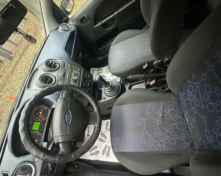 Синий Форд Фиеста, объемом двигателя 1.39 л и пробегом 252 тыс. км за 2900 $, фото 15 на Automoto.ua