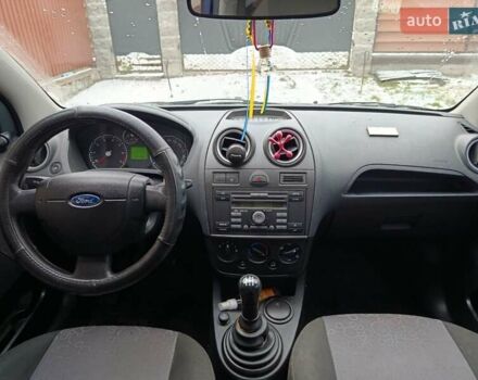 Синий Форд Фиеста, объемом двигателя 1.4 л и пробегом 199 тыс. км за 3350 $, фото 12 на Automoto.ua