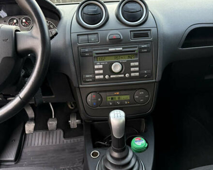 Синий Форд Фиеста, объемом двигателя 1.4 л и пробегом 155 тыс. км за 4800 $, фото 19 на Automoto.ua