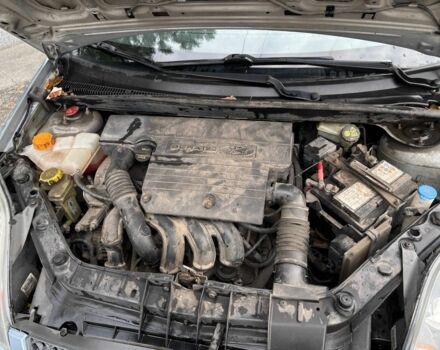 Синий Форд Фиеста, объемом двигателя 1.4 л и пробегом 301 тыс. км за 3700 $, фото 8 на Automoto.ua