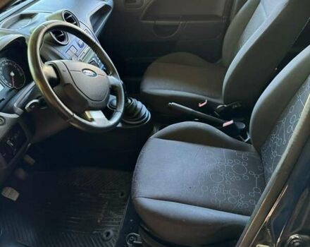 Синій Форд Фієста, об'ємом двигуна 1.3 л та пробігом 115 тис. км за 4642 $, фото 10 на Automoto.ua