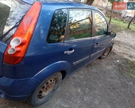 Синий Форд Фиеста, объемом двигателя 1.3 л и пробегом 155 тыс. км за 3200 $, фото 8 на Automoto.ua