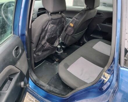 Синій Форд Фієста, об'ємом двигуна 1.2 л та пробігом 280 тис. км за 3200 $, фото 3 на Automoto.ua