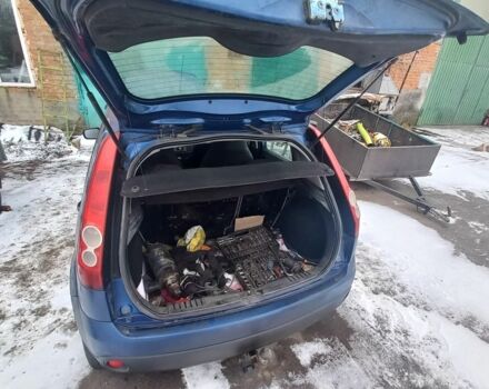 Синий Форд Фиеста, объемом двигателя 1.3 л и пробегом 340 тыс. км за 2852 $, фото 3 на Automoto.ua