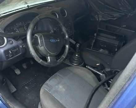 Синій Форд Фієста, об'ємом двигуна 1.4 л та пробігом 180 тис. км за 1100 $, фото 2 на Automoto.ua