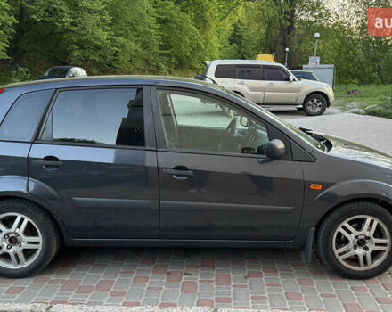 Синий Форд Фиеста, объемом двигателя 1.39 л и пробегом 215 тыс. км за 4200 $, фото 3 на Automoto.ua