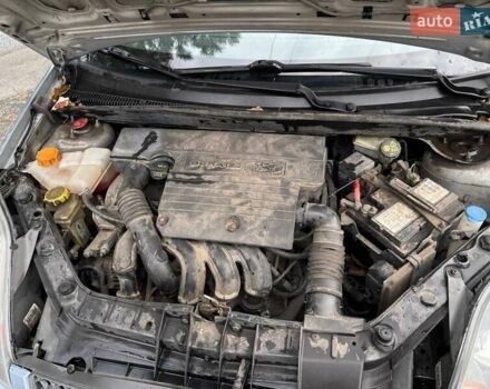 Синій Форд Фієста, об'ємом двигуна 1.4 л та пробігом 301 тис. км за 3700 $, фото 7 на Automoto.ua