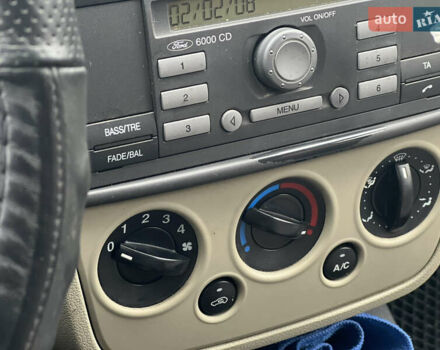 Синий Форд Фиеста, объемом двигателя 1.4 л и пробегом 140 тыс. км за 3799 $, фото 13 на Automoto.ua